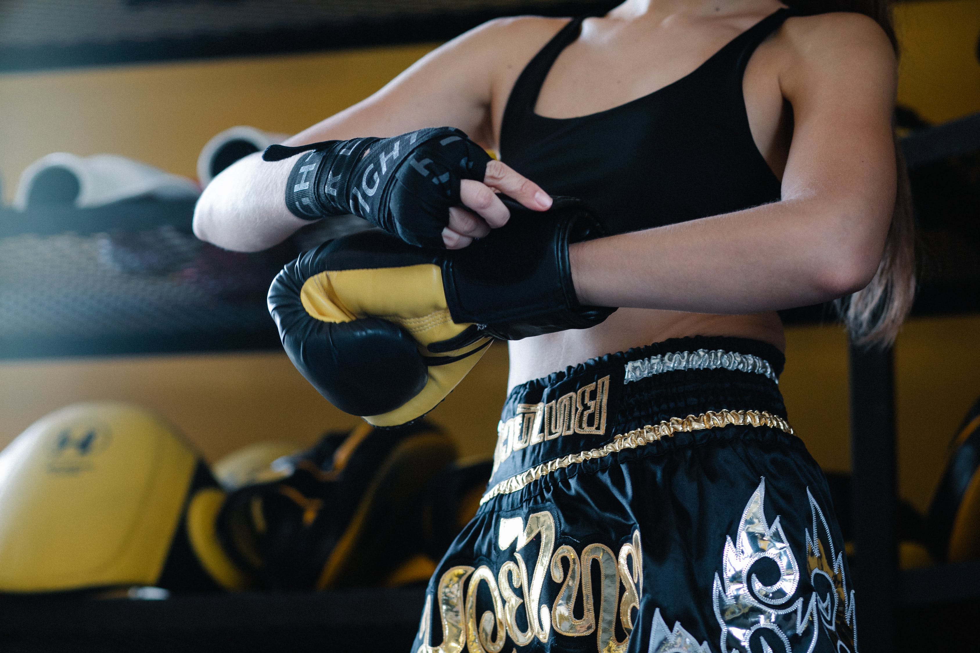 I guanti da Boxe, Kickboxing, MMA e combat sports: storia, modelli e consigli per gli acquisti