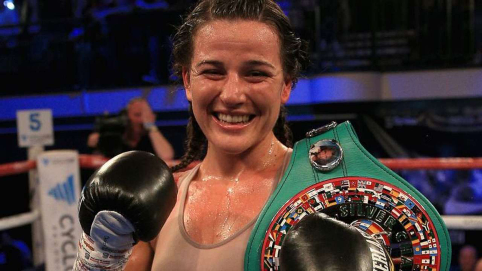 Chantelle Cameron batte Jessica McCaskill e diventa campionessa indiscussa dei superleggeri di pugilato