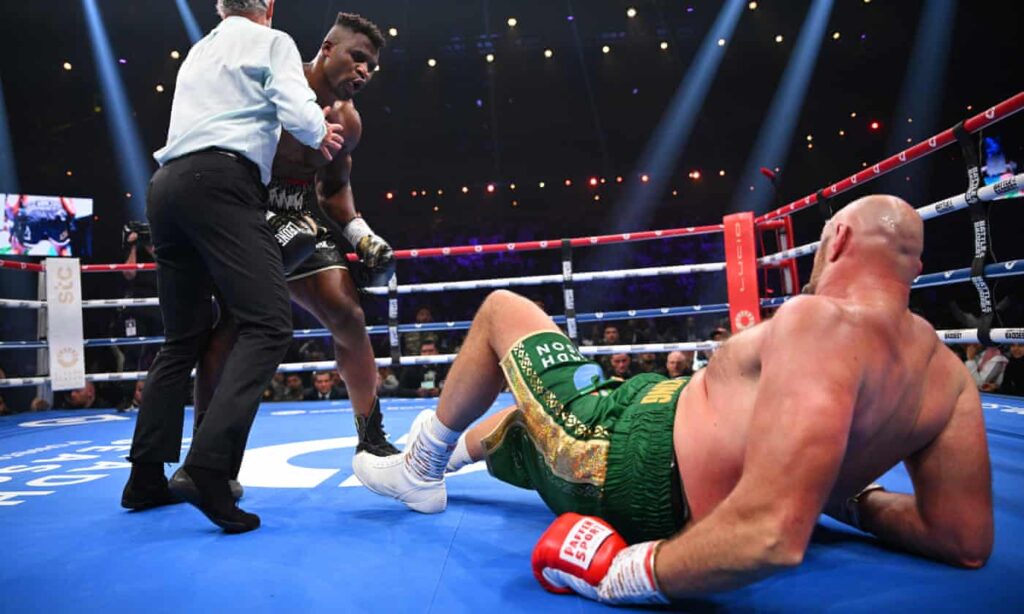 Francis Ngannou KO Tyson Fury - Kombatnet